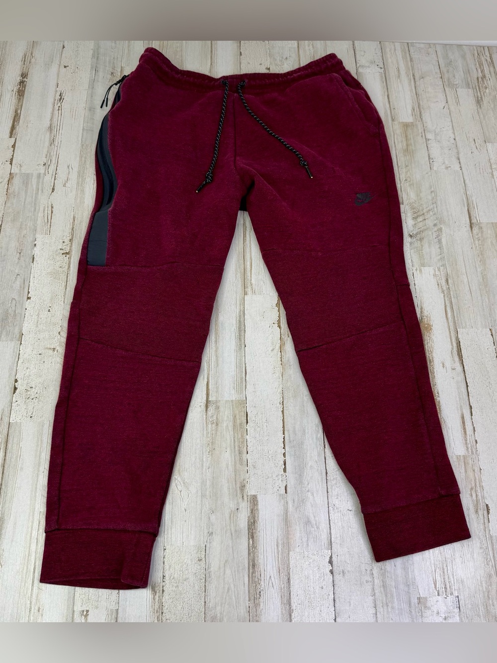 Nike Men's Red Sweatpants Size XL Elastic Waist Activewear Fleece